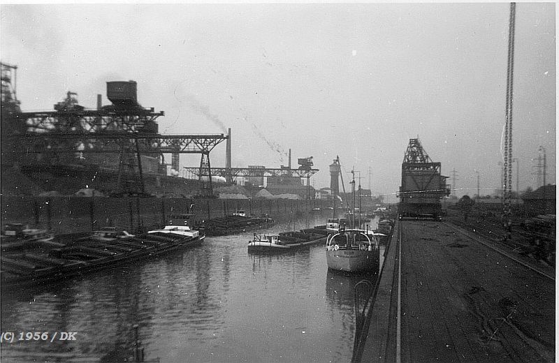 MS RUHR 1956 im Hafen von Rheinhausen